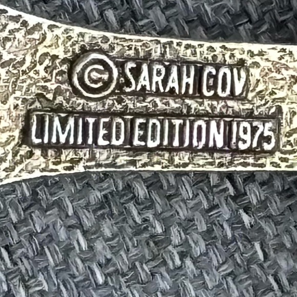 Vintage 1975 Sarah Coventry Cross Pendant! - Picture 7 of 7